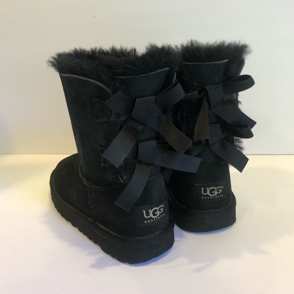 black ugg boots size 3
